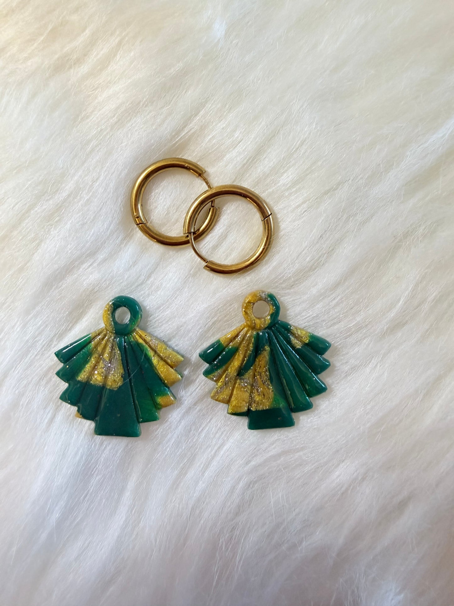 🌿✨ Boucles d'oreilles Feuille d'Émeraude – Vertes et dorées